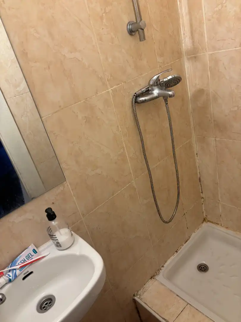 Badezimmer von Wohnungen zum Verkauf in Badalona mit Möbliert und Ofen