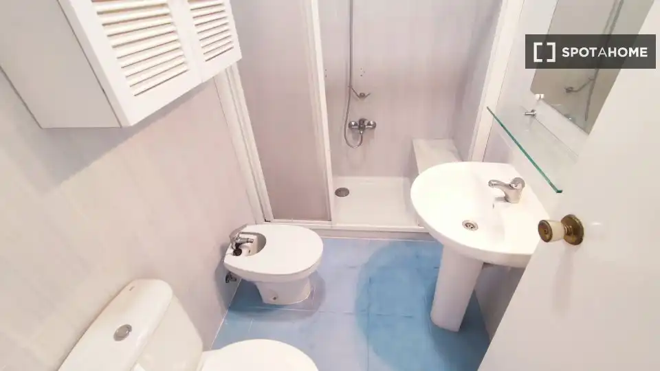 Baño de Piso de alquiler en Cartagena con Aire acondicionado, Calefacción y Amueblado