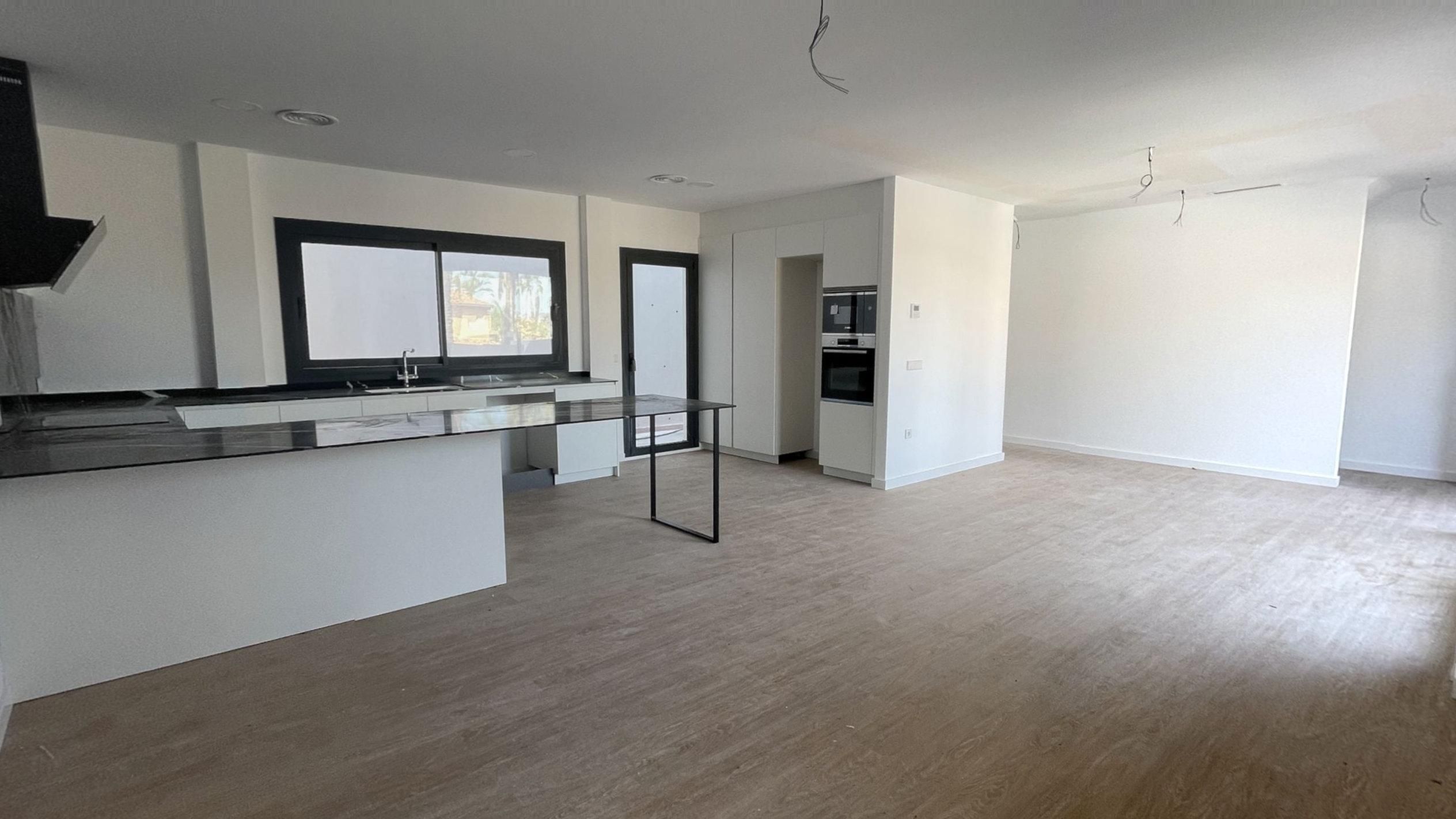 Cuina de Casa adosada en venda en Alzira amb Terrassa, Traster i Piscina