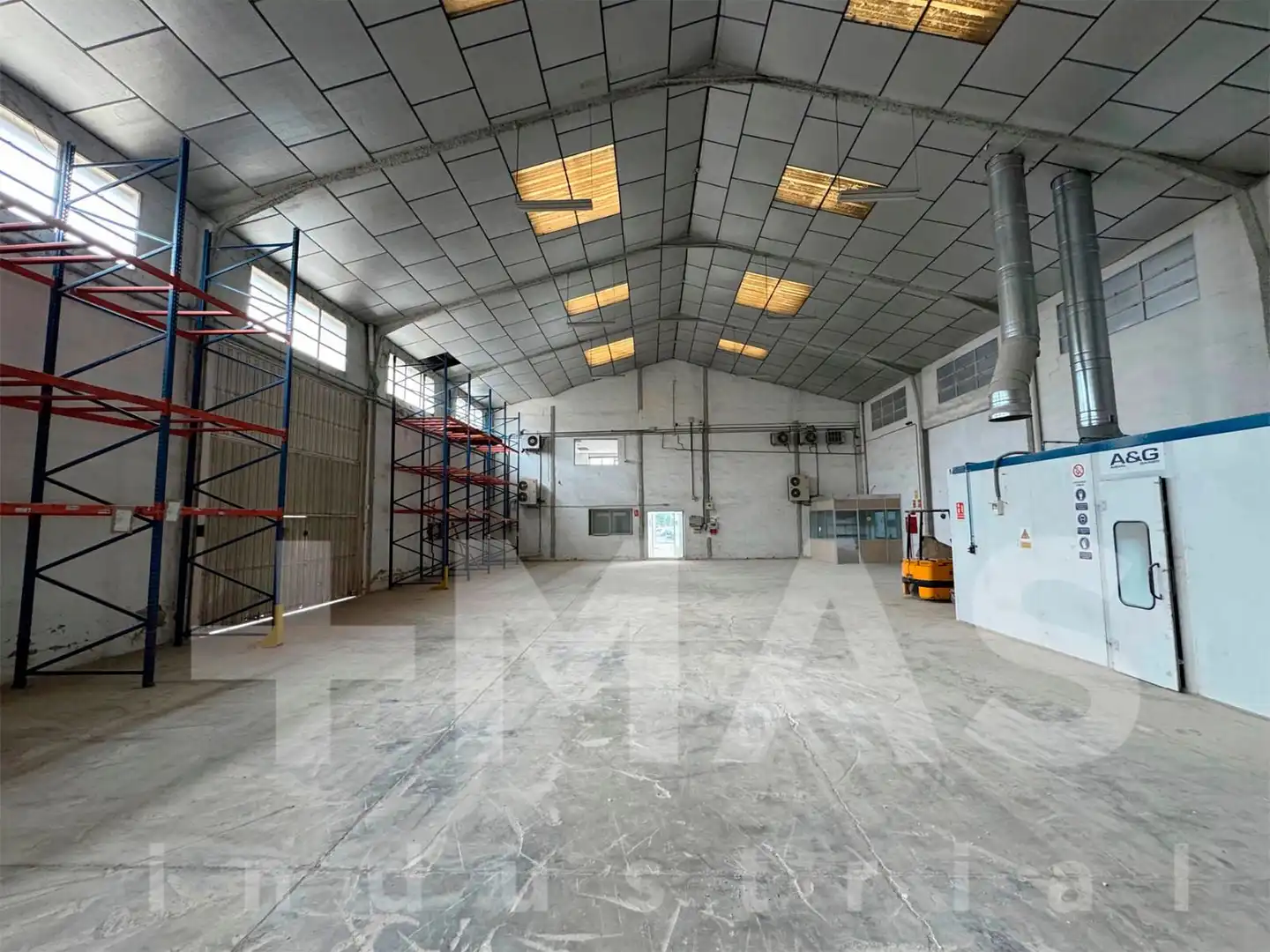 Industrial building to rent in ciudad de  Sevilla