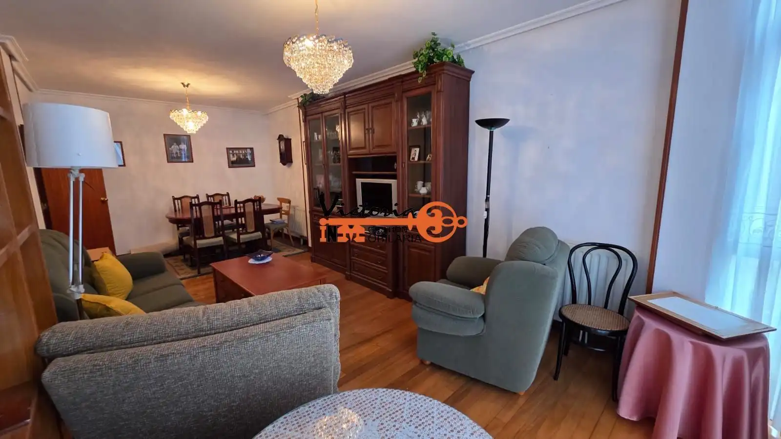 Sala d'estar de Pis en venda en Castro-Urdiales amb Calefacció