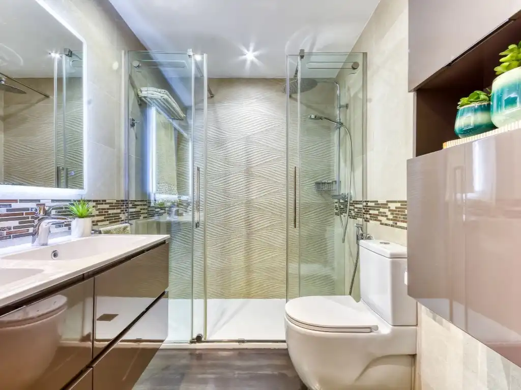 Bathroom of Flat for sale in Figueres  with Air Conditioner
