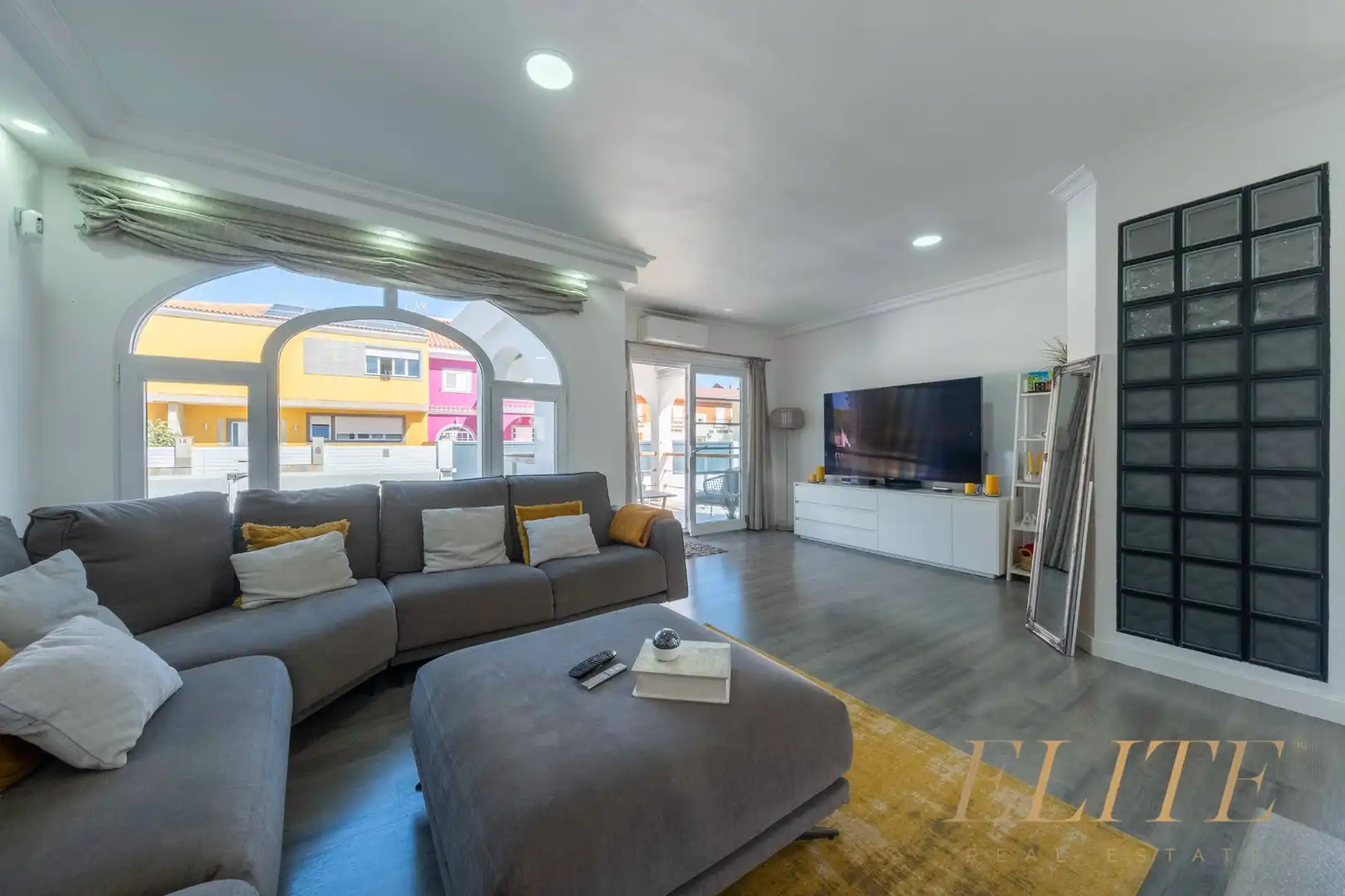 Sala de estar de Casa adosada en venta en San Bartolomé de Tirajana con Aire acondicionado, Jardín privado y Terraza