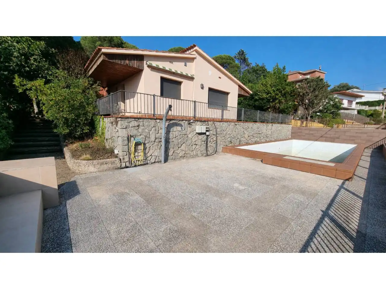 Houses for sale in Calle Lleida, Vallromanes