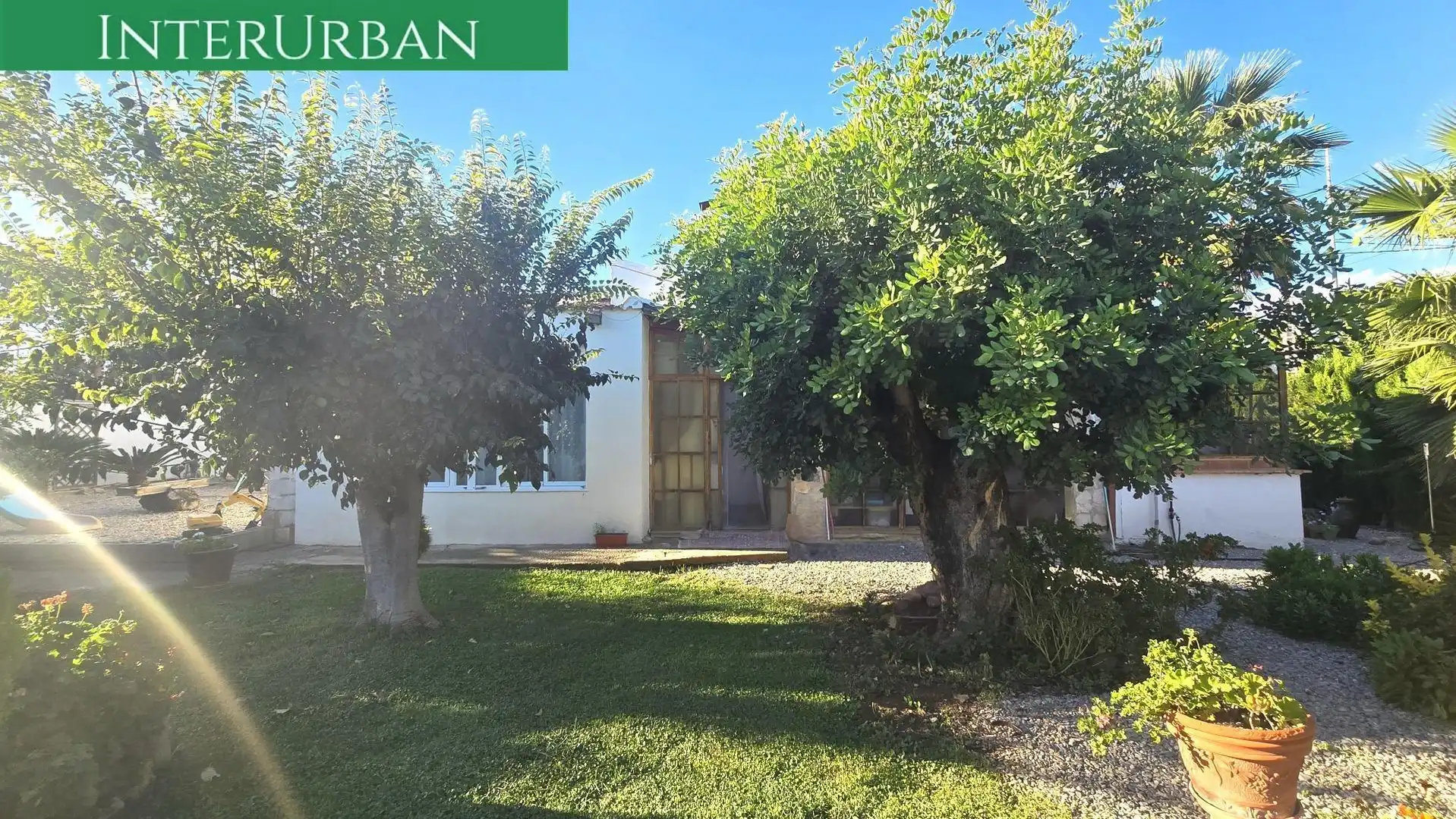 Vista exterior de Casa o xalet en venda en La Pobla de Vallbona amb Aire condicionat, Calefacció i Jardí privat