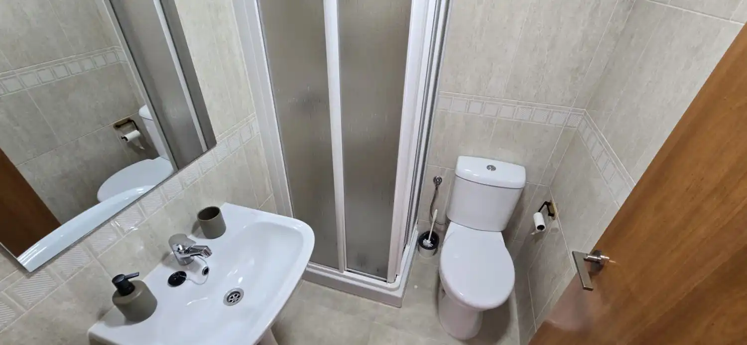 Badezimmer von Wohnungen zum Verkauf in Águilas mit Terrasse und Möbliert
