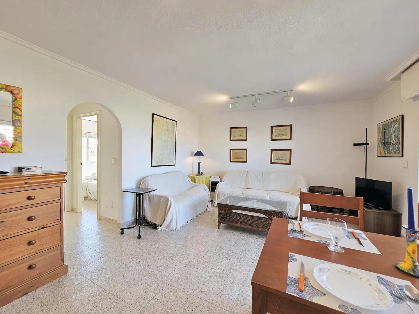 Sala de estar de Apartamento de alquiler en La Manga del Mar Menor con Terraza y Piscina