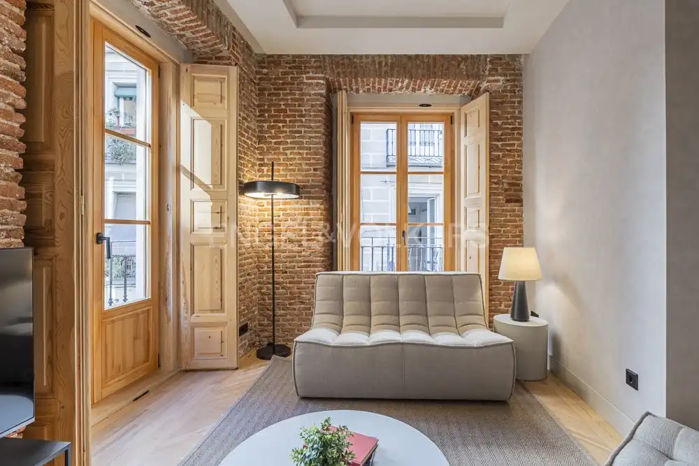 Living room of Flat for rent in Madrid  with Air Conditioner, Heating and Furnished