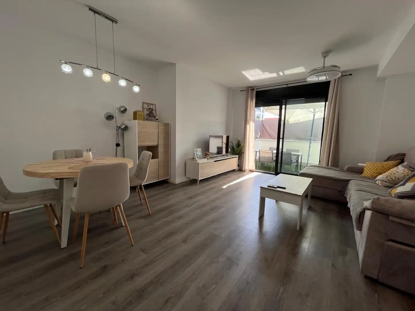 Ground floor with pool for sale in Carrer De Múrcia 143, imagen 5