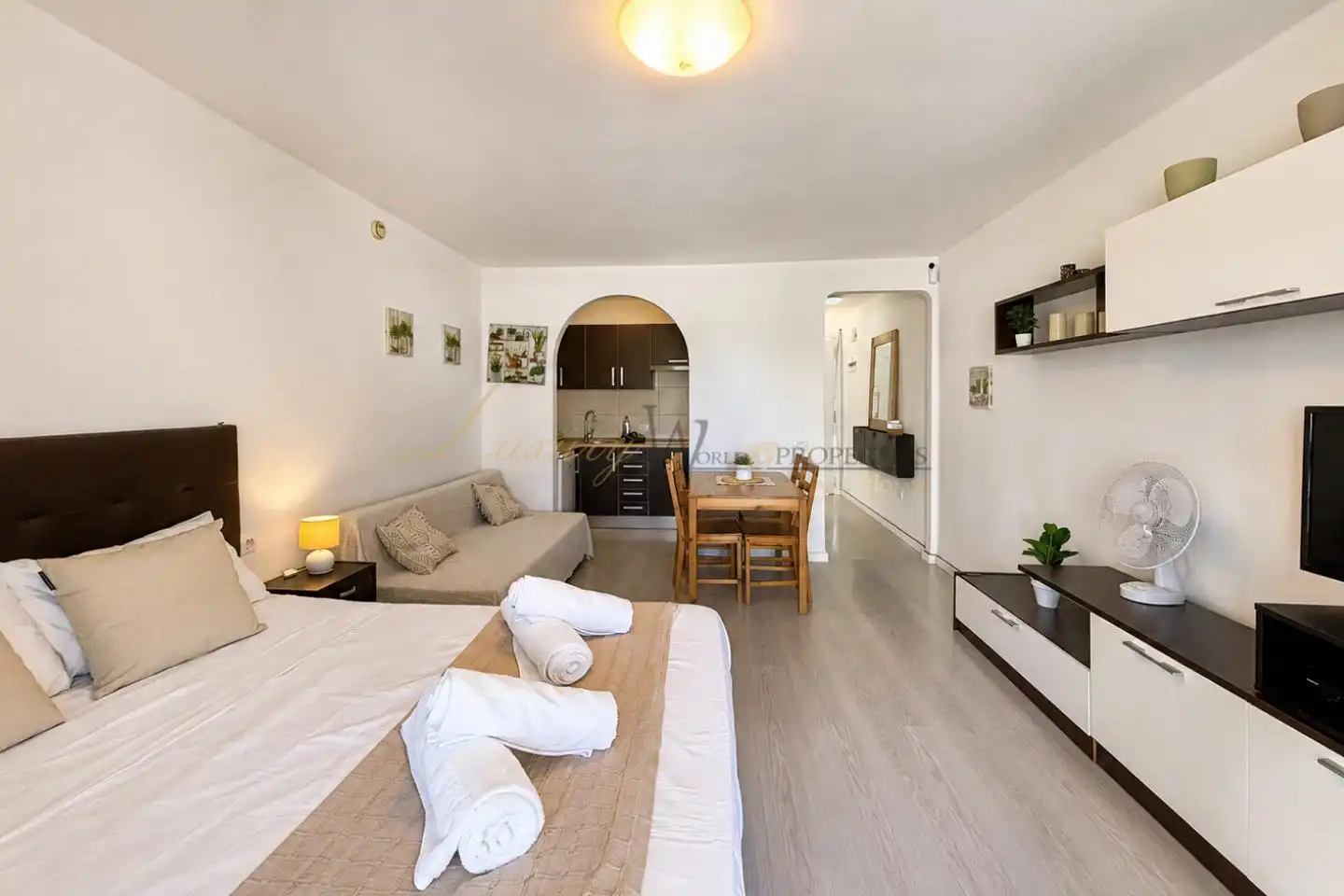 Sala d'estar de Estudi en venda en Arona amb Terrassa, Moblat i Piscina comunitària