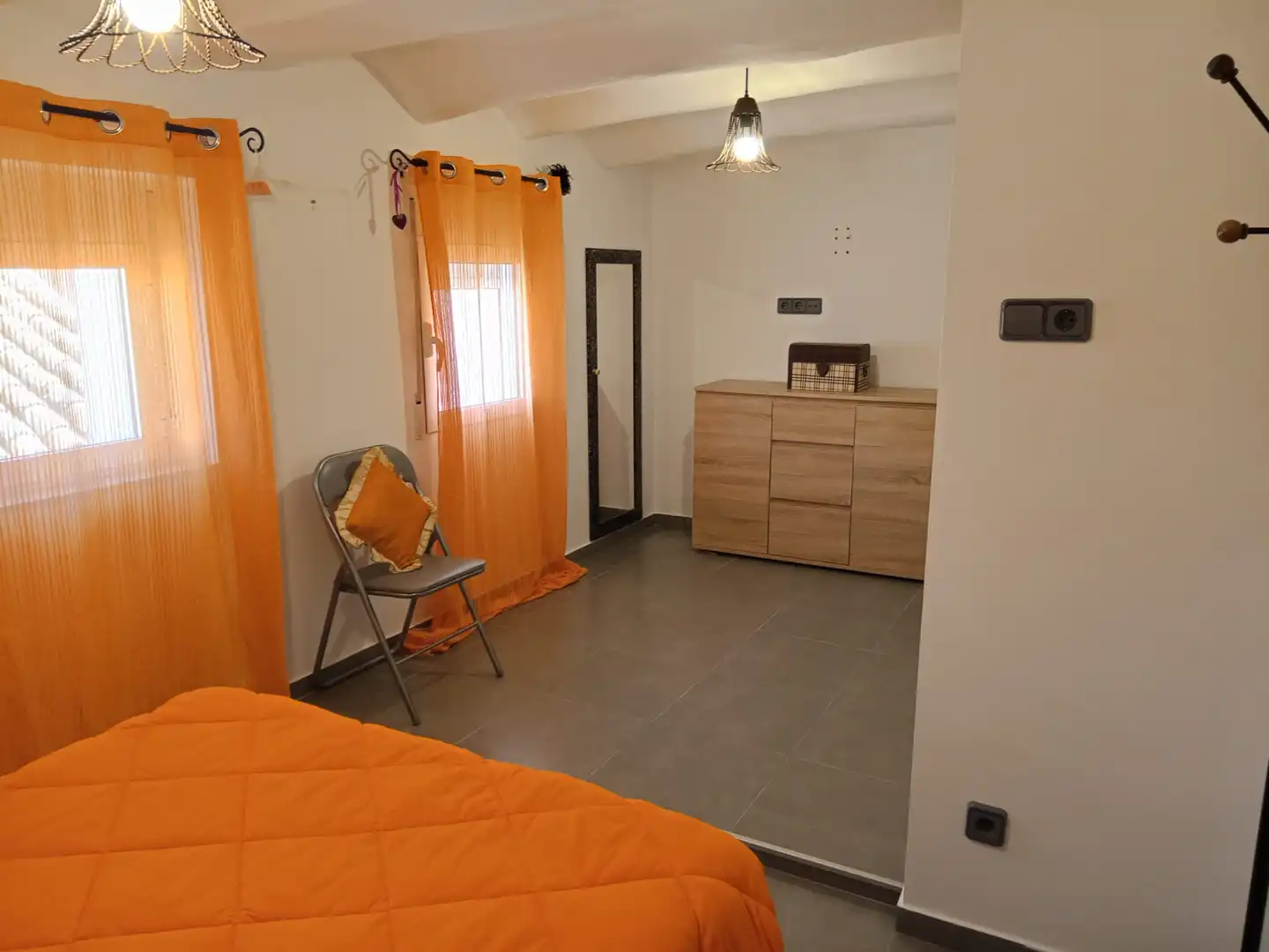 Bedroom of Houses for sale in Calles  with Furnished, Oven and Washing machine