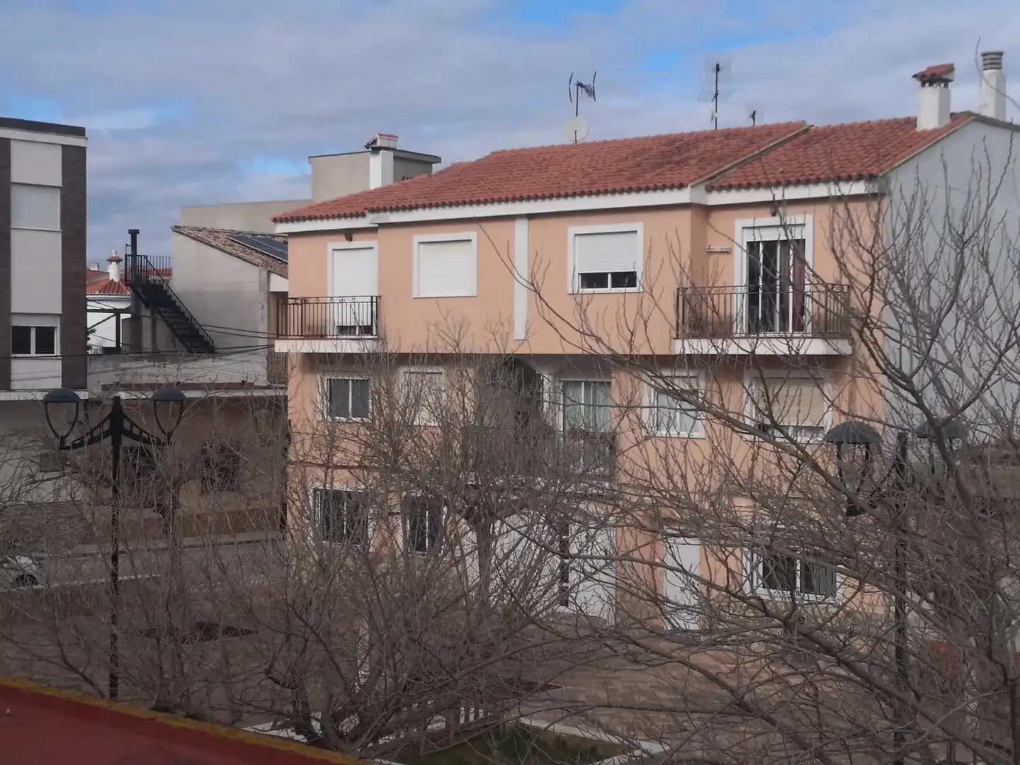 Vista exterior de Edifici en venda en Benicull de Xúquer