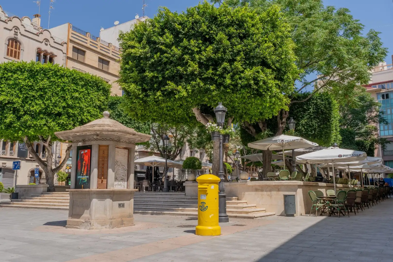 Vista exterior de Piso en venta en Elche / Elx con Aire acondicionado, Amueblado y Balcón