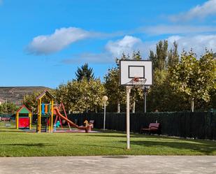 Vista exterior de Apartament en venda en Ezcaray amb Calefacció, Parquet i Terrassa