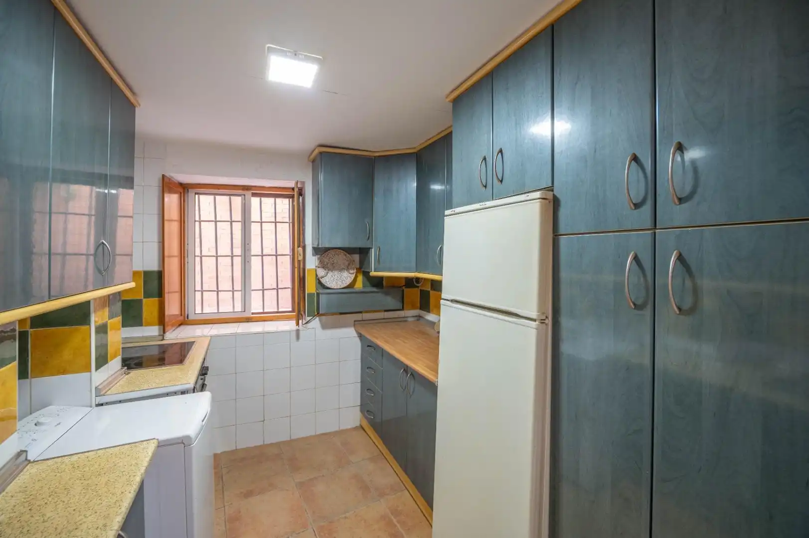 Kitchen of Apartments for sale in Granada  with Furnished
