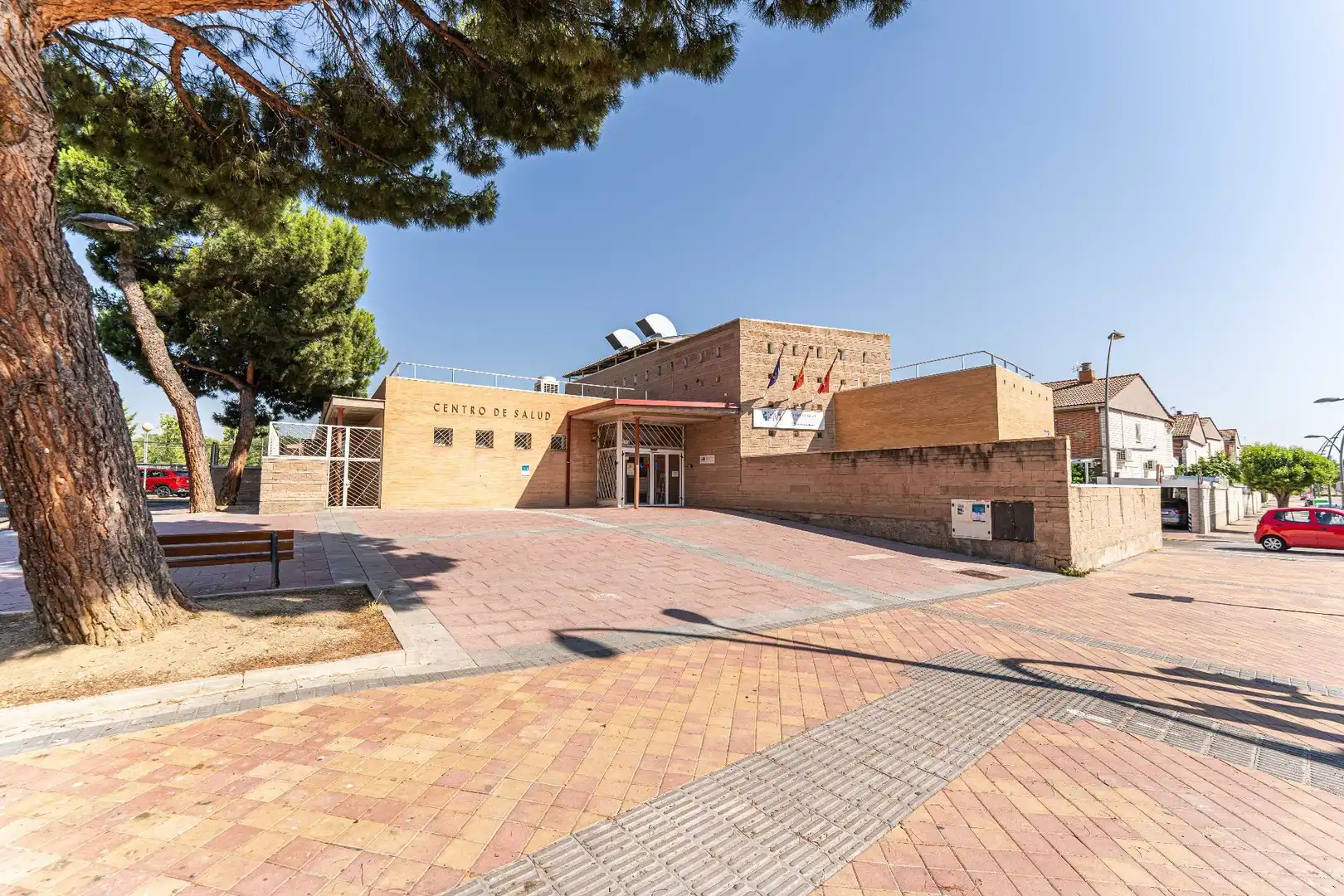 Vista exterior de Casa o xalet en venda en Getafe amb Aire condicionat, Calefacció i Jardí privat