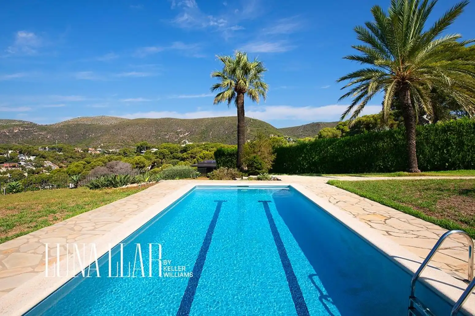Swimming pool of Houses for sale in Castelldefels  with Air Conditioner and Parquet flooring