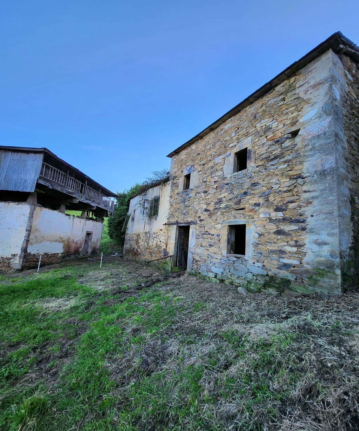 Vista exterior de Casa o xalet en venda en Valdés - Luarca amb Piscina