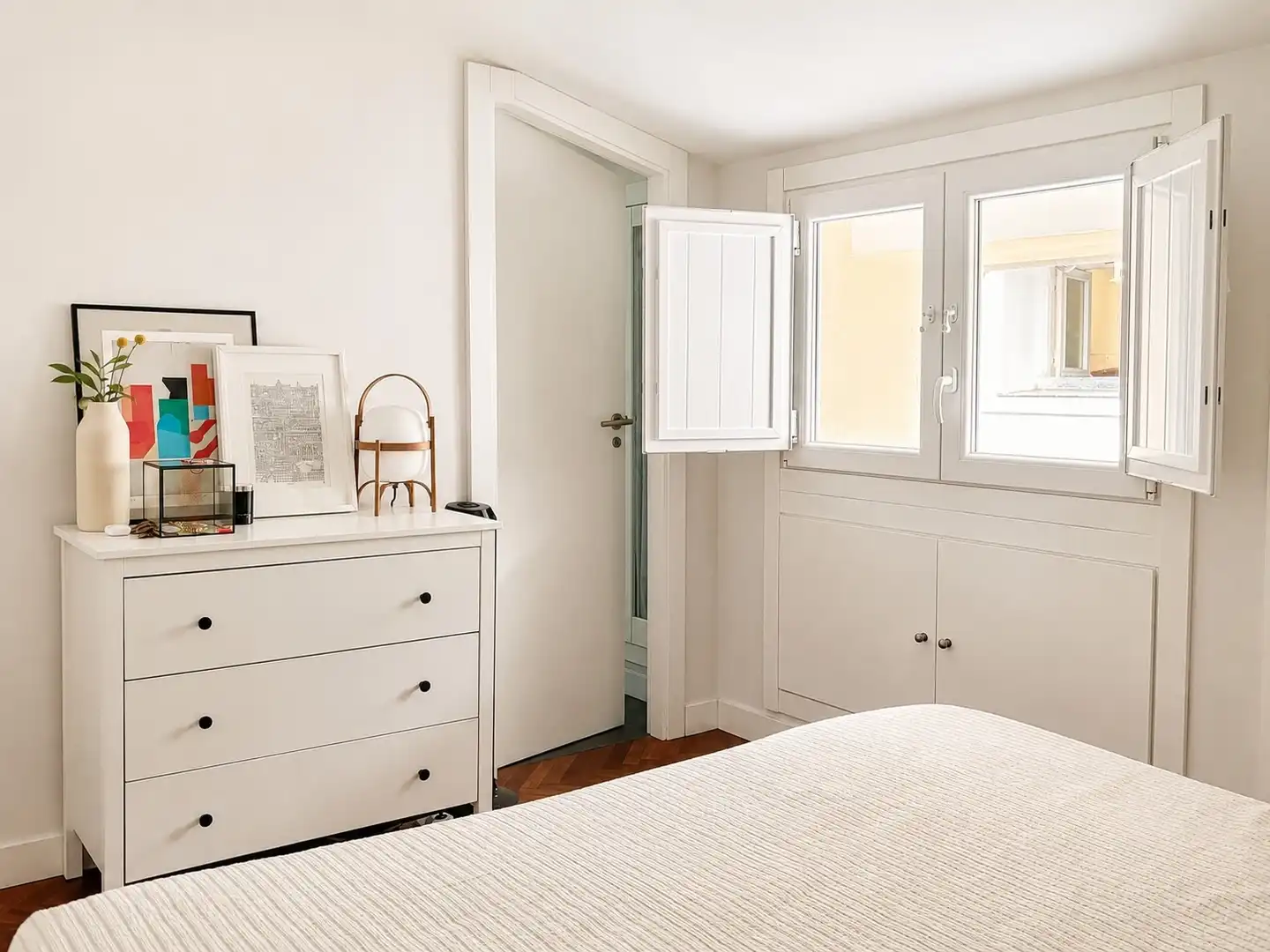 Schlafzimmer von Wohnungen zur Miete in Madrid mit Klimaanlage, Heizung und Möbliert
