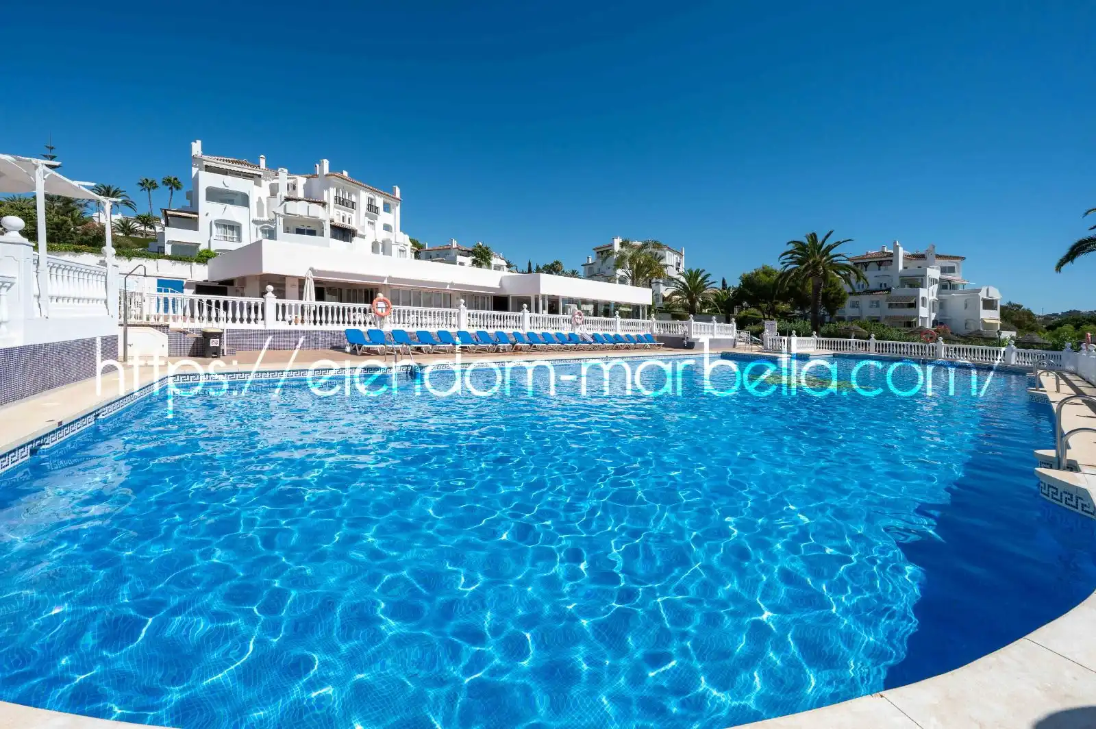 Swimming pool of Apartments for sale in Marbella  with Air Conditioner, Terrace and Furnished