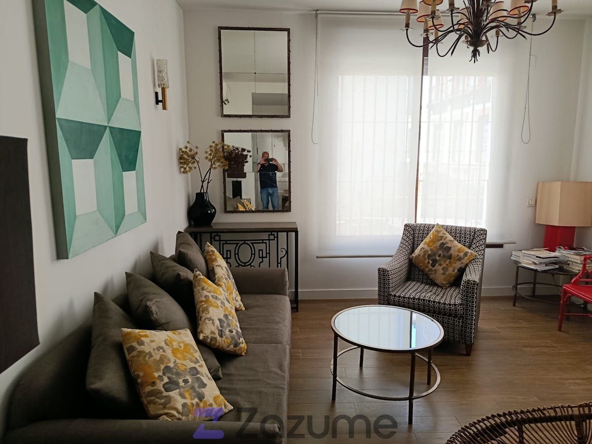 Sala d'estar de Apartament de lloguer en  Sevilla Capital amb Aire condicionat, Moblat i Forn