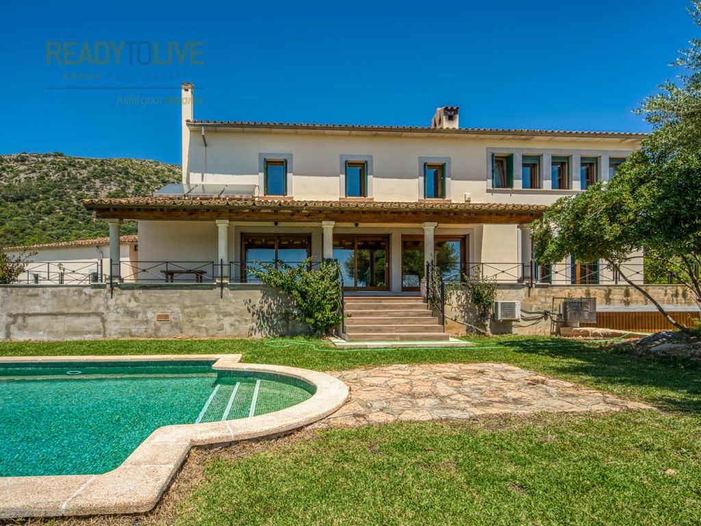 Vista exterior de Casa o xalet de lloguer en Alcúdia amb Aire condicionat, Piscina i Moblat