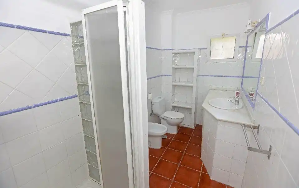 Baño de Piso en venta en Algeciras con Aire acondicionado y Alarma