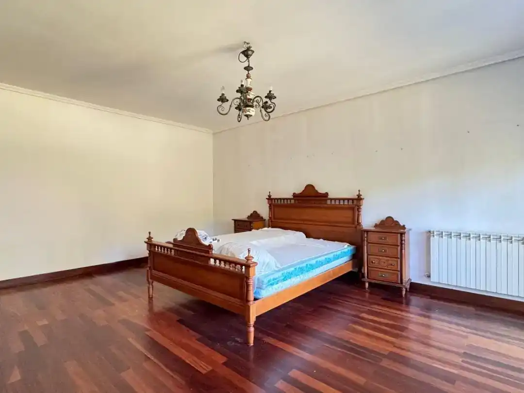 Dormitori de Casa o xalet en venda en Cangas  amb Aire condicionat i Balcó