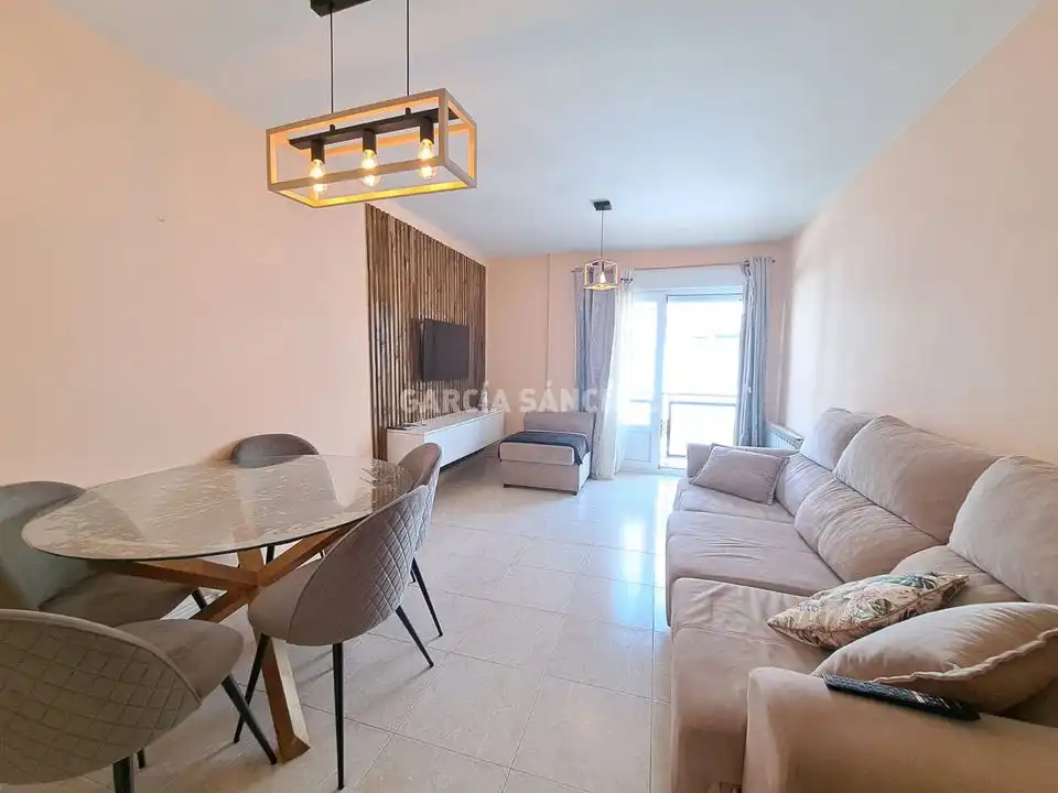 Sala de estar de Dúplex en venta en Boiro con Calefacción, Amueblado y Balcón