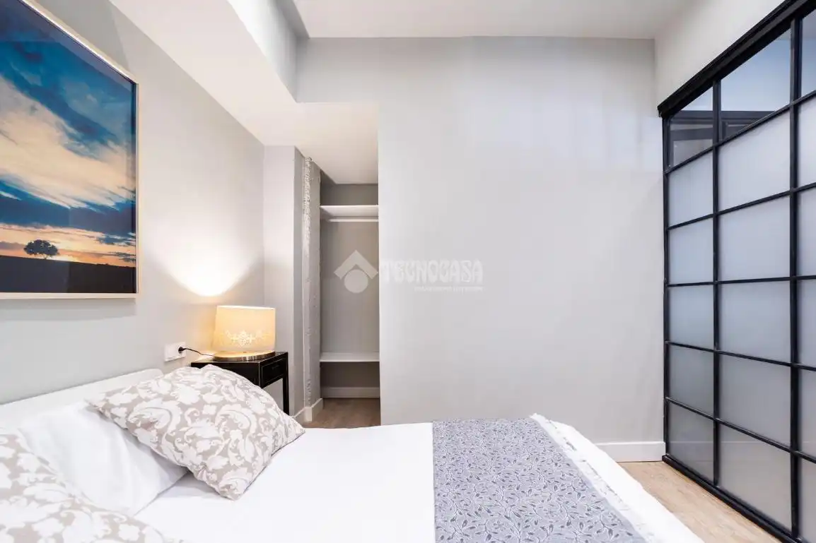 Bedroom of Flat for sale in Madrid