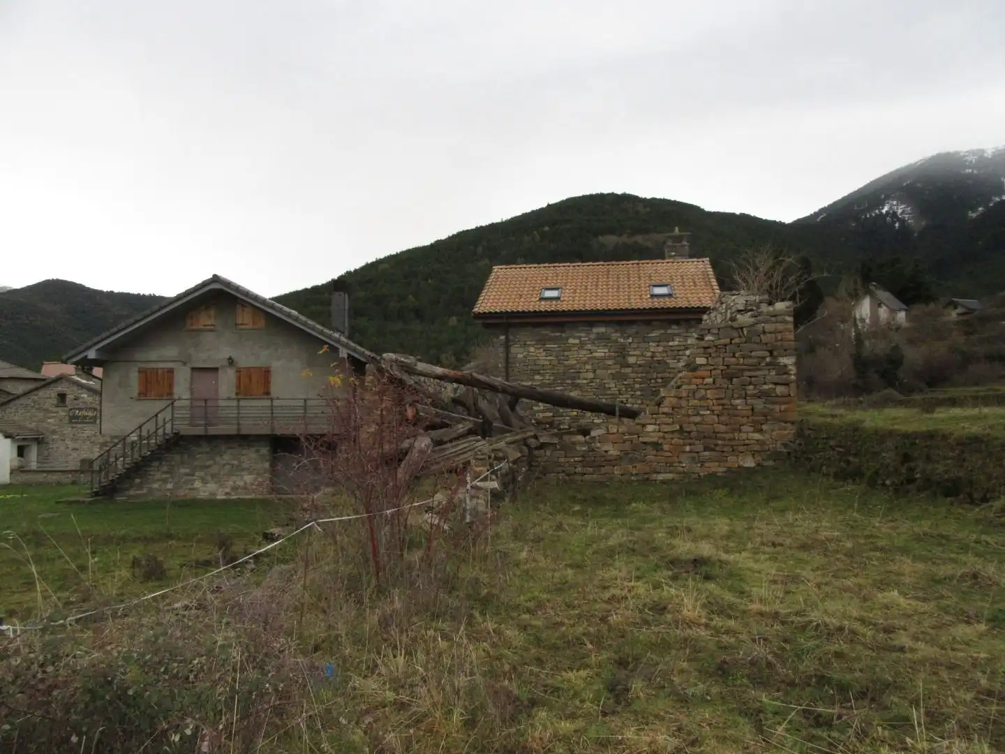 Exterior view of Houses for sale in Yésero  with Private garden