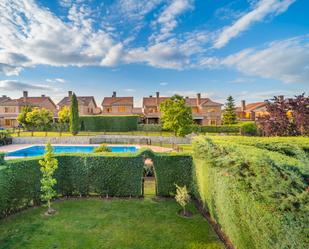 Jardí de Casa adosada en venda en Las Rozas de Madrid amb Calefacció, Jardí privat i Piscina comunitària