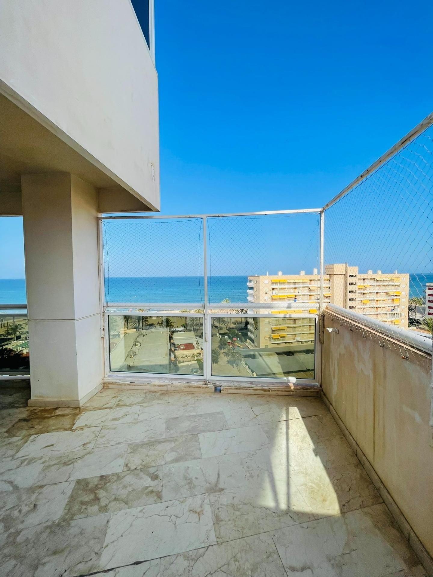 Terrassa de Pis de lloguer en Alicante / Alacant amb Aire condicionat, Calefacció i Jardí privat