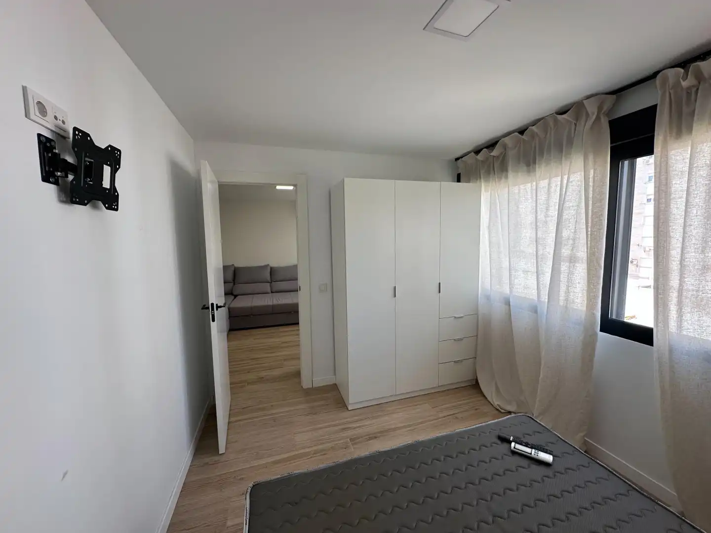 Dormitori de Apartament de lloguer en Alicante / Alacant amb Aire condicionat, Calefacció i Moblat