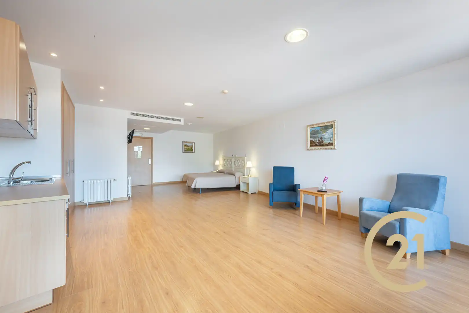 Bedroom of Buildings for sale in Estepona  with Community pool