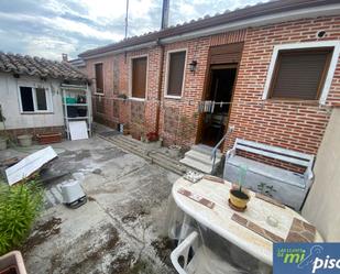 Vista exterior de Casa adosada en venda en La Seca  amb Terrassa