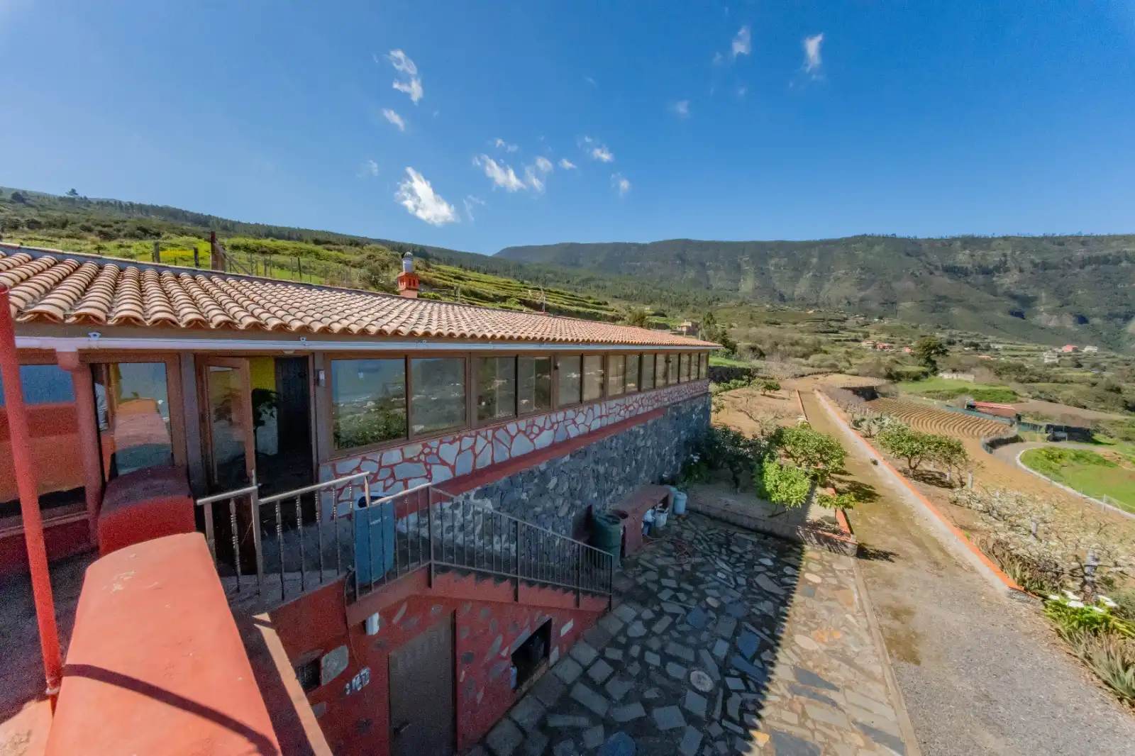Vista exterior de Casa o xalet en venda en La Guancha amb Jardí privat, Terrassa i Traster