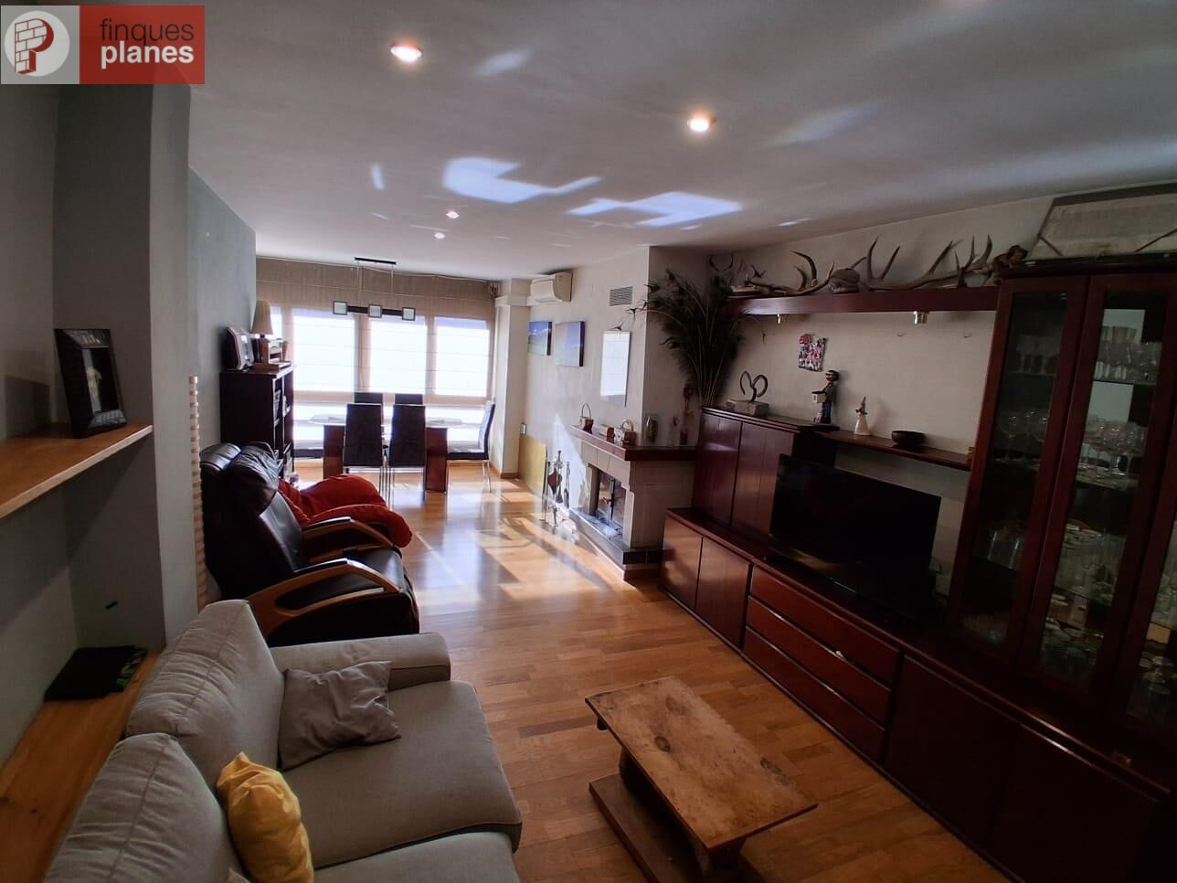 Sala d'estar de Pis en venda en La Seu d'Urgell amb Calefacció, Terrassa i Balcó