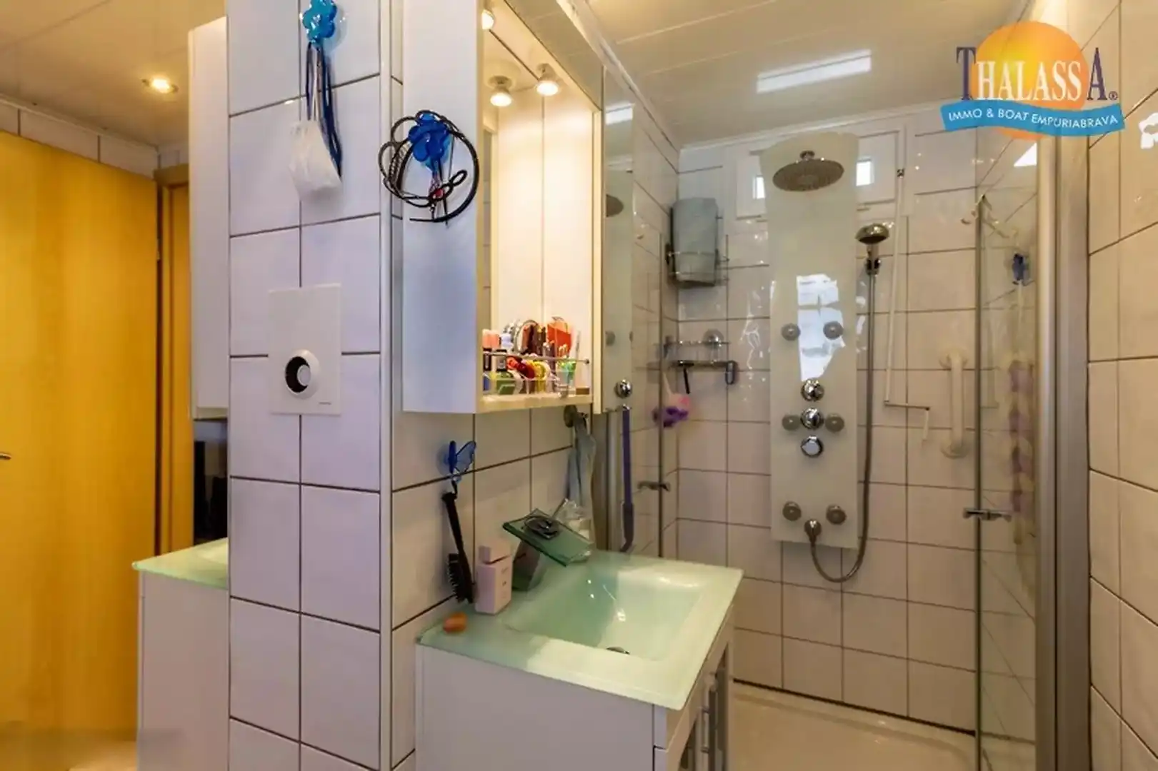 Bathroom of Houses for sale in Empuriabrava  with Air Conditioner and Furnished