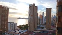 Vista exterior de Apartament en venda en Benidorm amb Aire condicionat i Terrassa