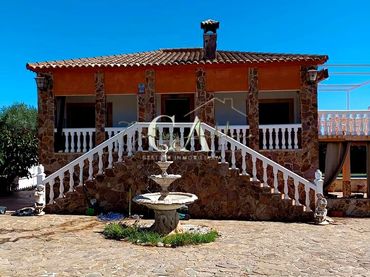 Casa amb piscina en venda a Lechin