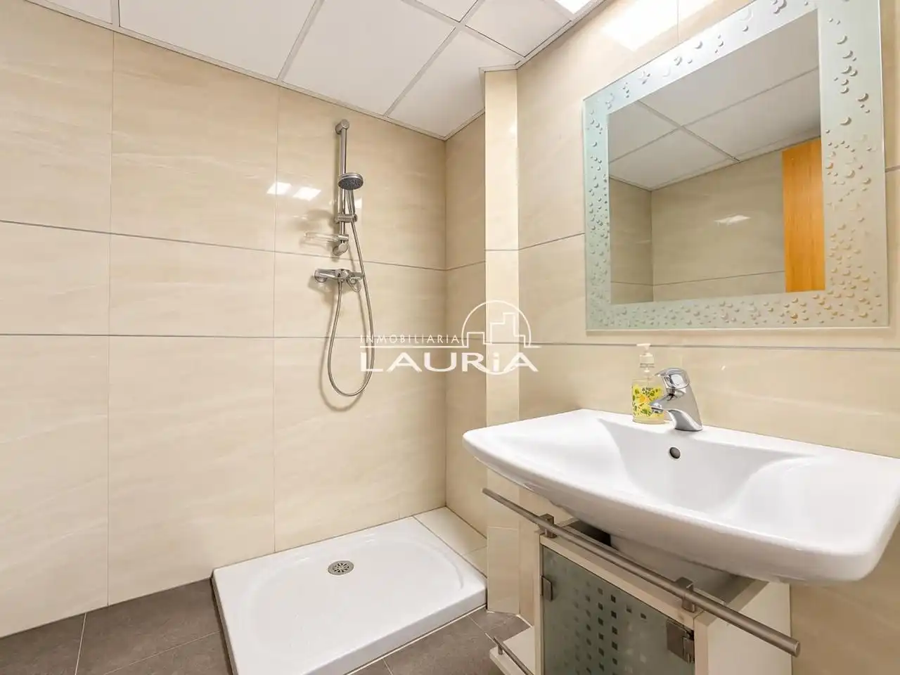 Bathroom of Flat for rent in L'Eixample