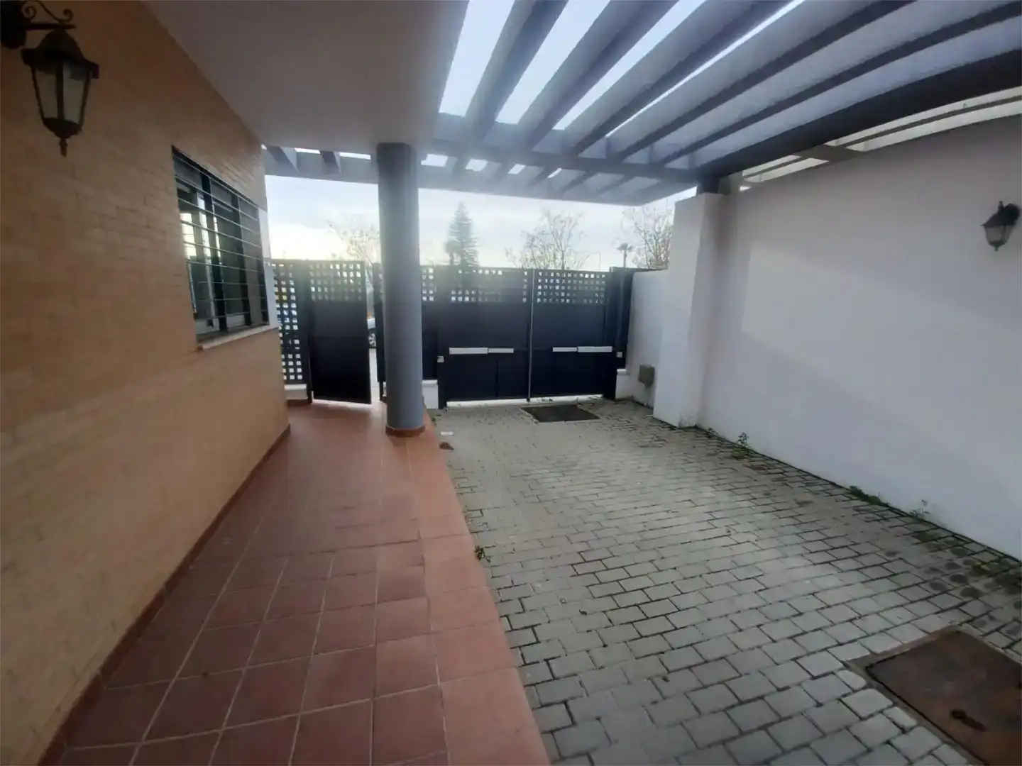Terrassa de Pis en venda en Espartinas amb Aire condicionat, Jardí privat i Traster
