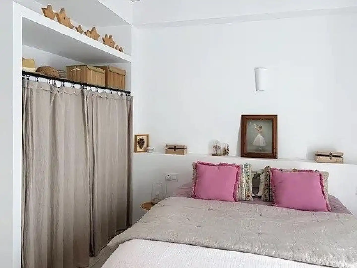 Habitación de Casa adosada en venta en Ciutadella de Menorca con Aire acondicionado, Calefacción y Terraza