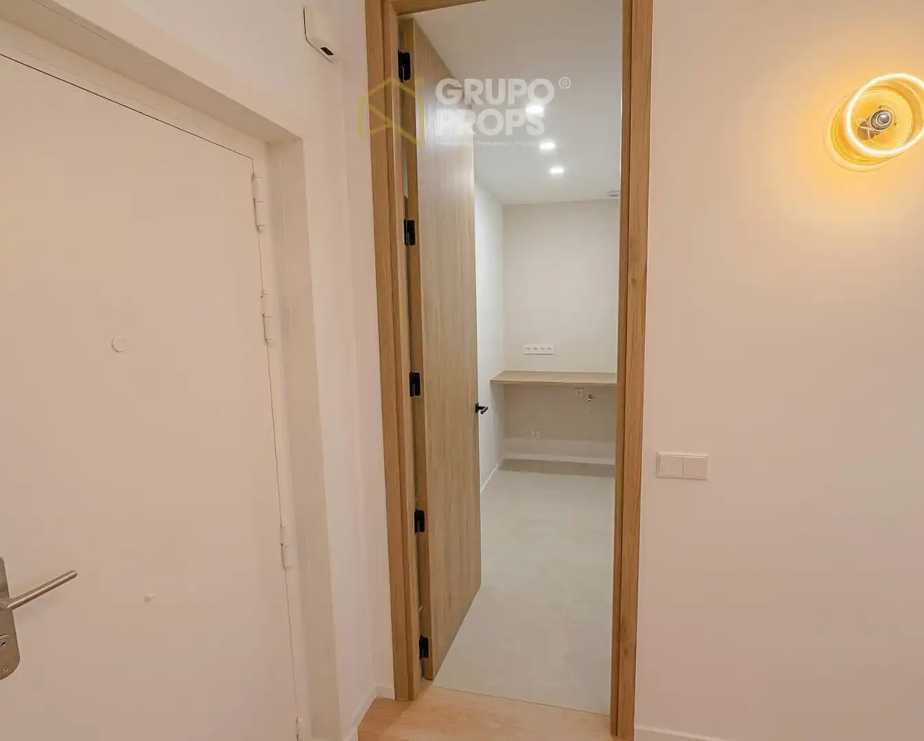 Apartamento en venta en Madrid con Calefacción y Amueblado