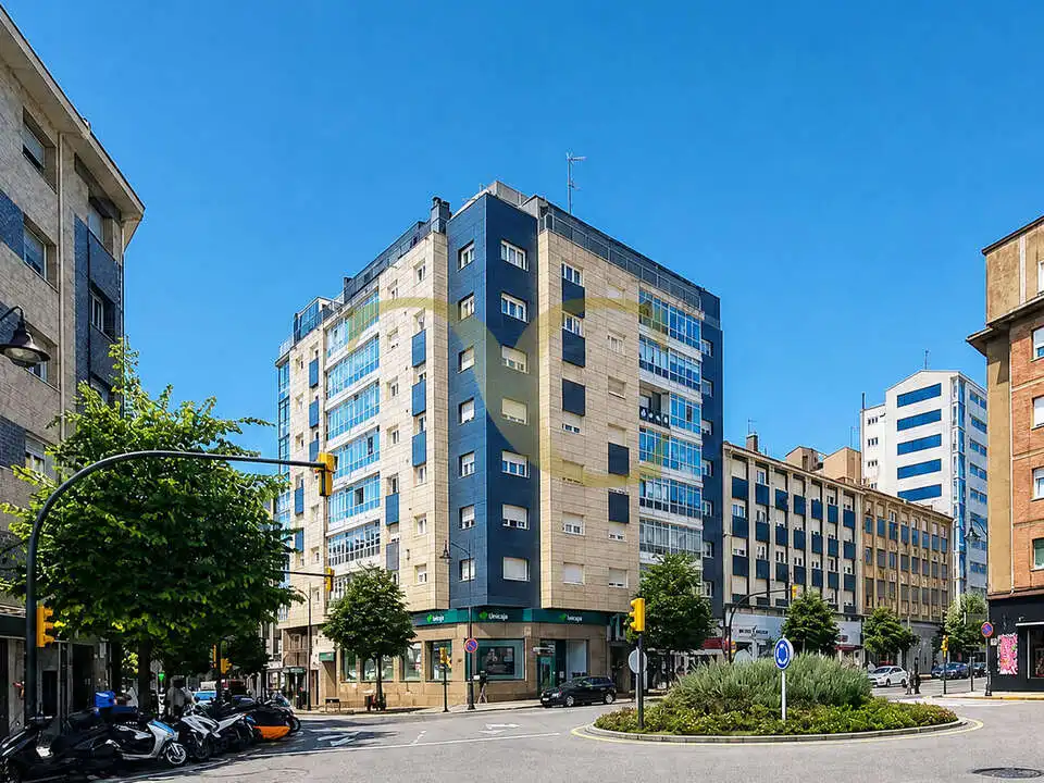 Flat with lift for sale in Calle Juan Alvargonzález