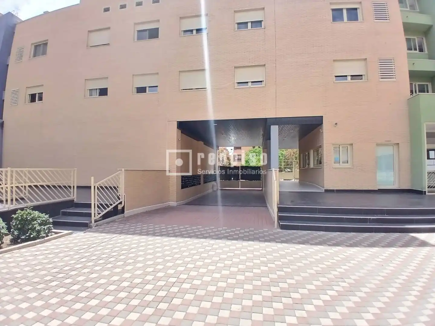 Aparcament de Pis en venda en Torrejón de Ardoz amb Jardí privat, Terrassa i Traster