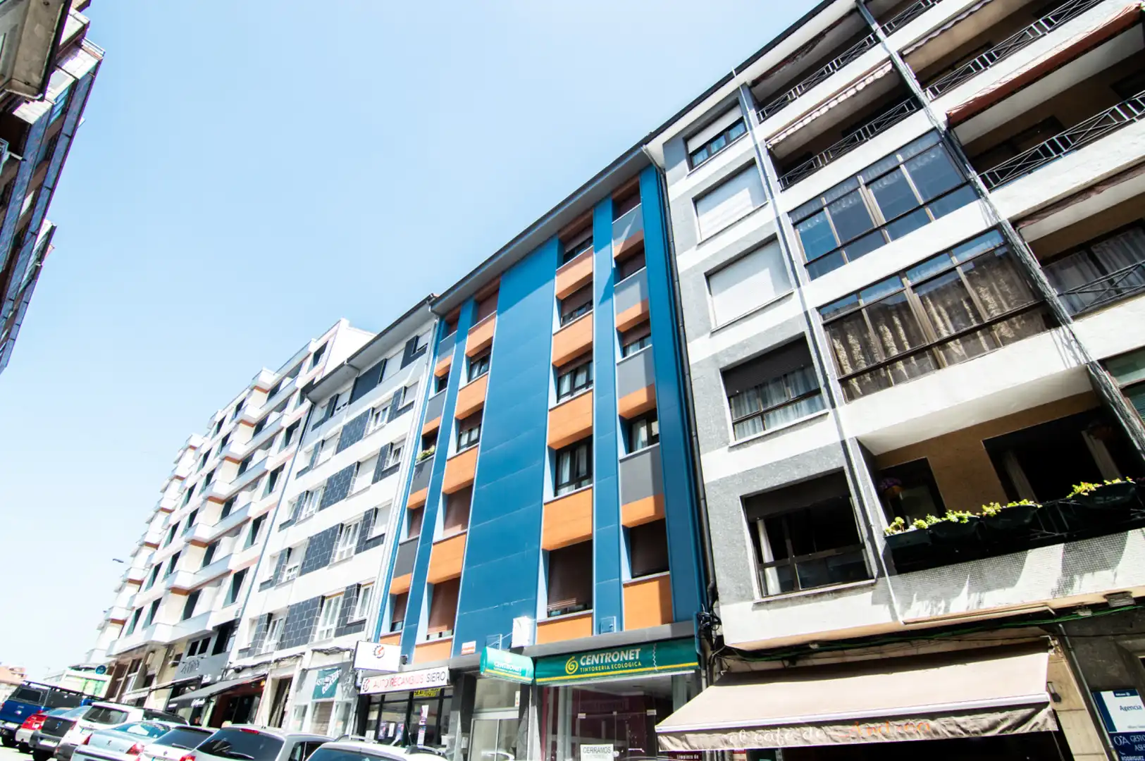 Außenansicht von Wohnung zum Verkauf in Siero mit Heizung, Parkett und Abstellraum