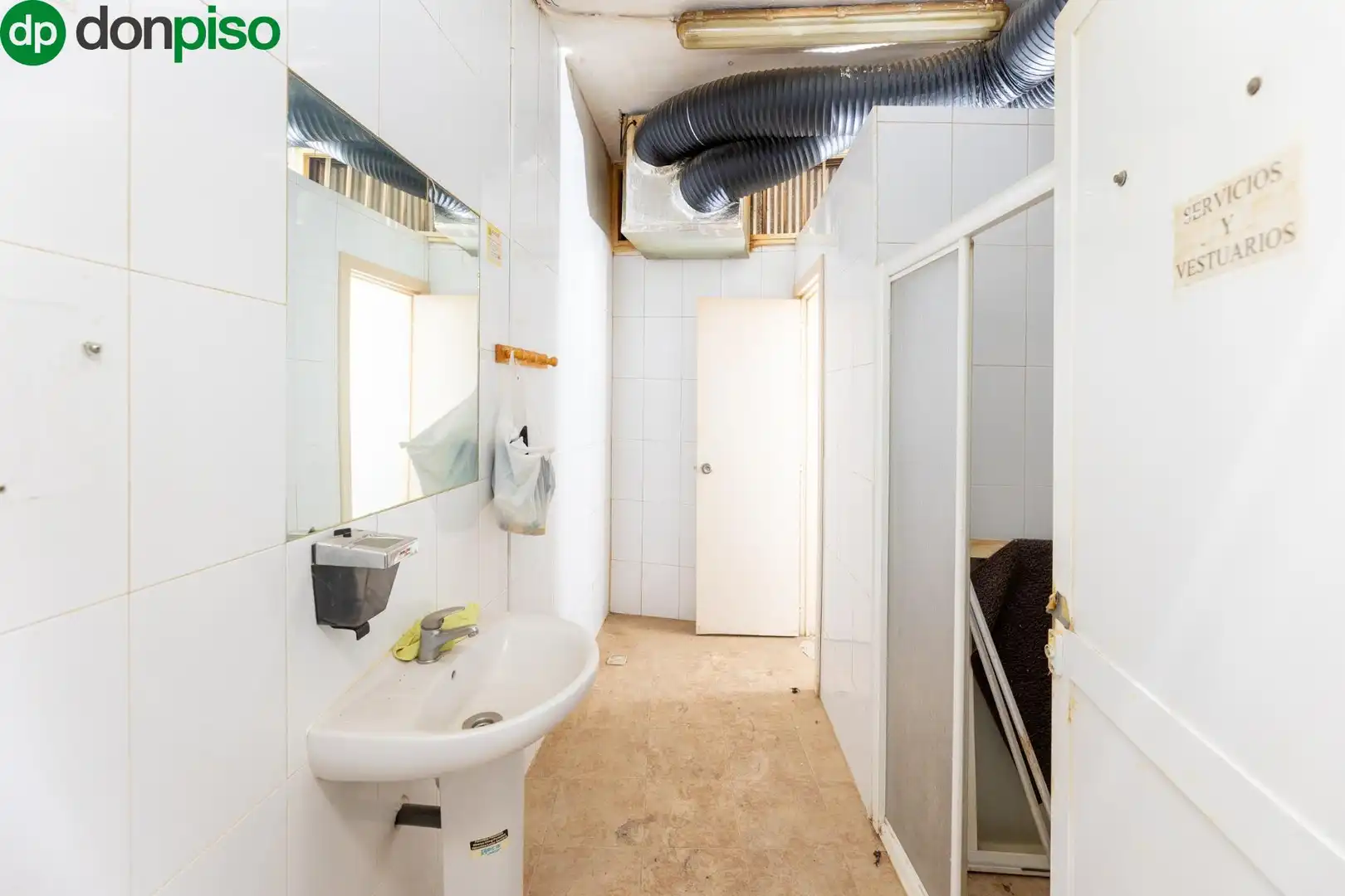 Badezimmer von Gebäude zum Verkauf in Granada