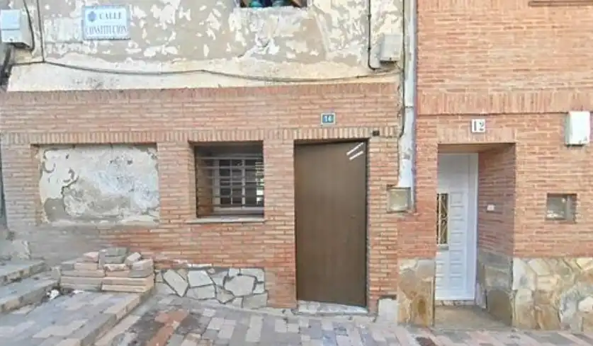 Casa adosada en venda a Calle la Constitución, Cadrete